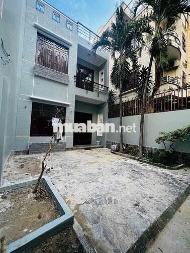 cho thuê nhà giá rẻ đang sơn sửa, gần chung cư carrilon p113 tân bình