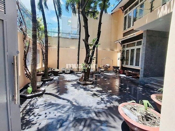Bán biệt thự sân vườn hẻm xe tải 8m Lê Văn Thọ, Phường 9, Quận Gò Vấp