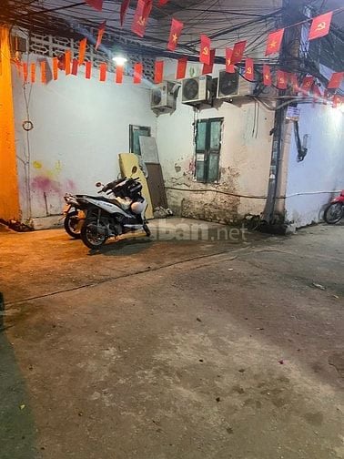 Cho thuê nhà ngõ to ô tô đỗ cửa gần đường to Nguyễn Chí Thanh (số 25)