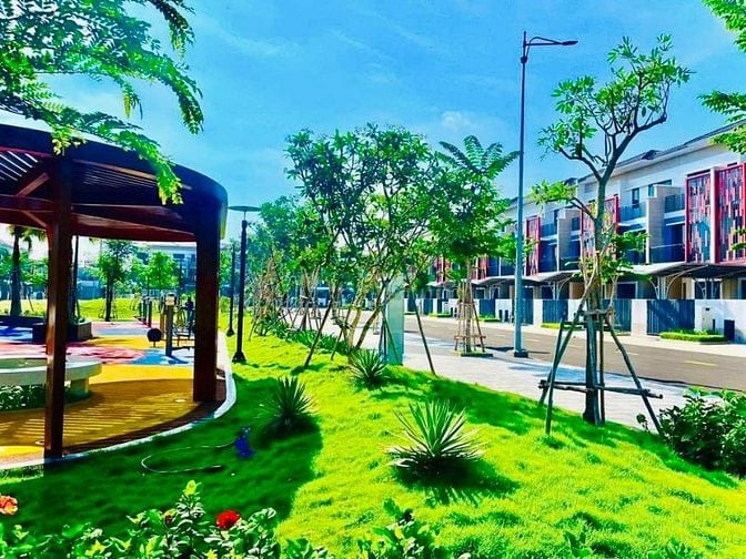 Cho thuê nhà 3 tầng Sun Casa Central Vsip 22 nội thất đầy đủ 15 triệu