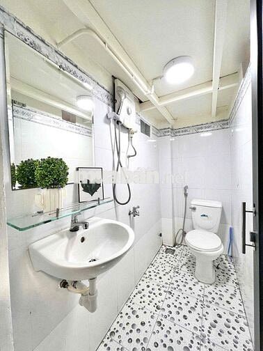 Cho thuê phòng trọ CMT8 Q10 – Full nội thất, gần ĐH Bách Khoa, có gác