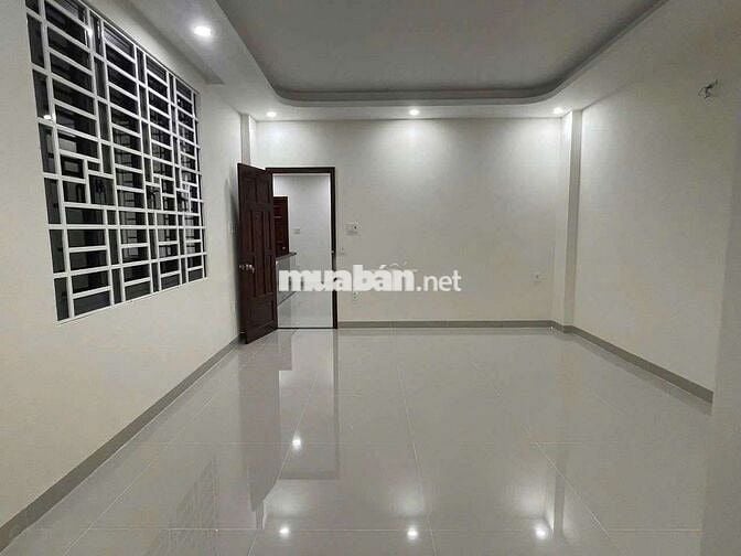 Nhà 1 Trệt 3 Lầu 7PN 9WC 6x30m Mặt Tiền Kinh Doanh Lê Văn Lương