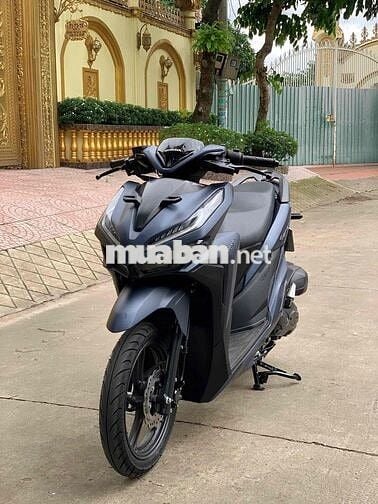 Xe honda vario 2021 màu xanh mờ mới len ken 95 %