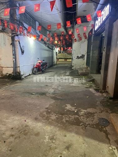 Cho thuê nhà ngõ to ô tô đỗ cửa gần đường to Nguyễn Chí Thanh (số 25)