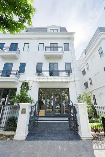 bán gấp nhà 5 tầng liền kề louis city Đại Mỗ DT100m2,mt5m,giá rẻ bán gấp nhà 5 tầng liền kề louis city Đại Mỗ DT100m2,mt5m,giá rẻ