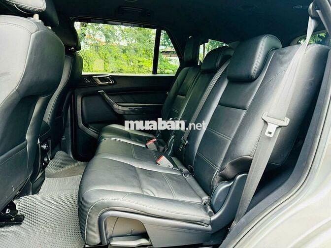 Ford Everest Titanium 2019, bảo hành 2026, vay 75%