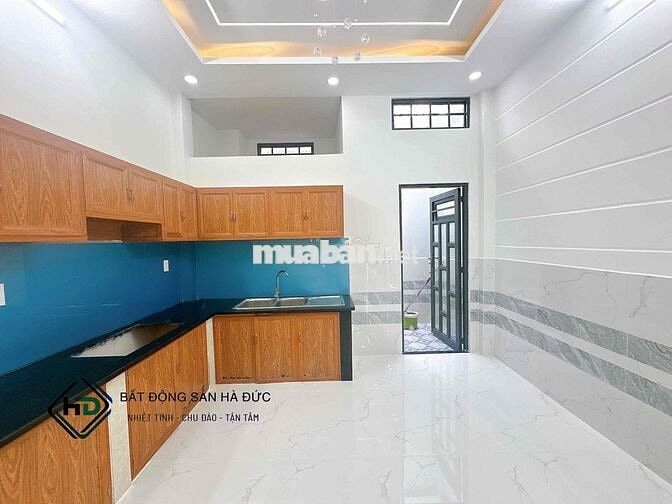 Nhà 2 lầu 4x18 mặt tiền Trần Thị Cờ giữa Chợ