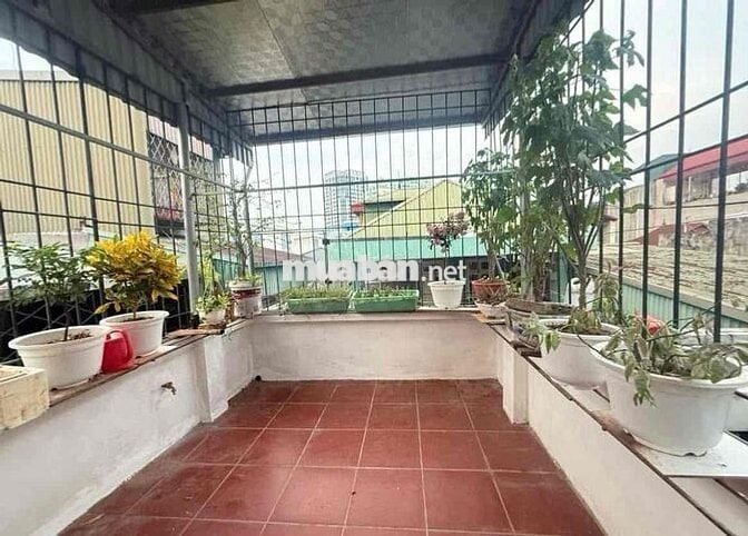 NHÀ MẶT NGÕ THÔNG – DÂN XÂY, TRUNG TÂM BA ĐÌNH – GẦN CHỢ VĨNH PHÚC