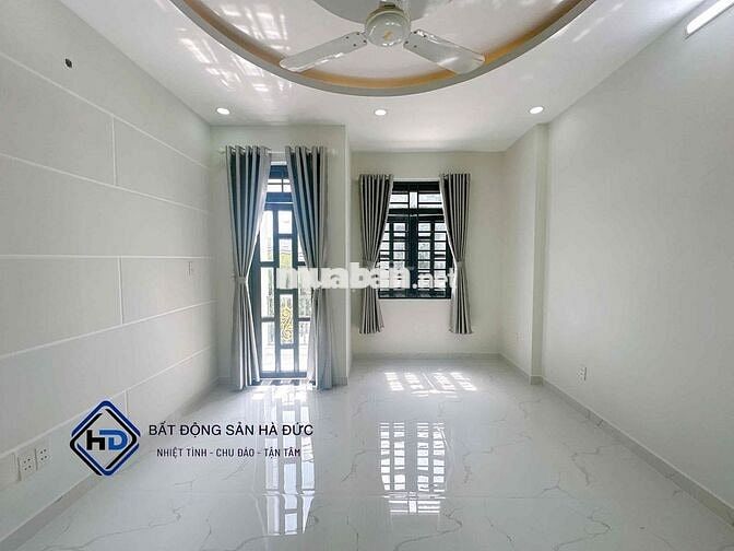 Nhà 2 lầu 4x18 mặt tiền Trần Thị Cờ giữa Chợ