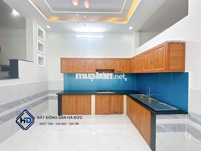 Nhà 2 lầu 4x18 mặt tiền Trần Thị Cờ giữa Chợ