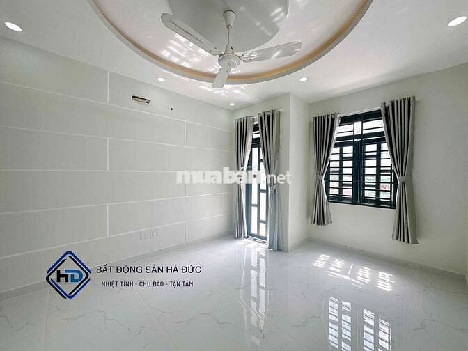 Nhà 2 lầu 4x18 mặt tiền Trần Thị Cờ giữa Chợ