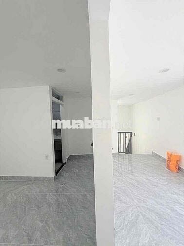 CÁCH HXH 10m - NHÀ 3 TẦNG TẠI ĐOÀN VĂN BƠ - KHU DC HIỆN HỮU KHÔNG QH