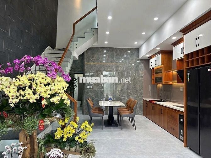 Bán nhà phố 1 trệt 2 lầu Thiết kế sang trọng, giá tốt khu vực