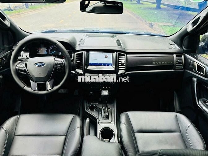 Ford Everest Titanium 2019, bảo hành 2026, vay 75%