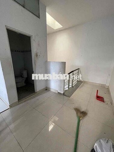 bán gấp nhà 58m2. 2 tầng gần chợ liên khu 56. chỉ 3.5 ty