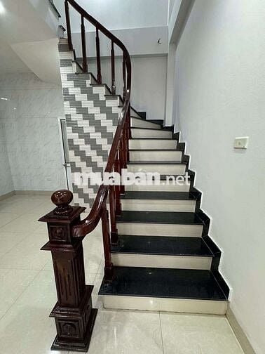 MỸ ĐÌNH - NGAY SVĐ - OTO ĐỖ 20M - GẦN PHỐ KINH DOANH - FULL NỘI THẤT