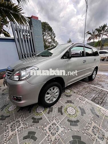 Toyota Innova 2011 G