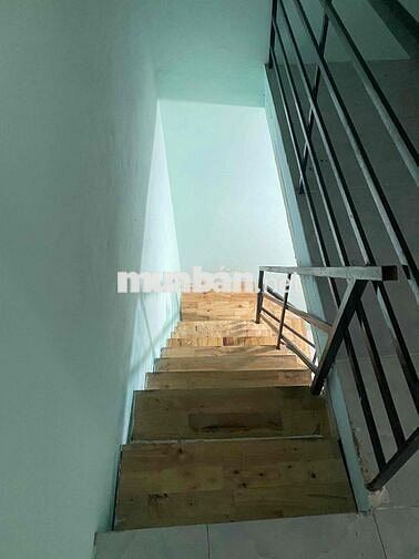 nhà 250tr bớt lộc  gần thcs Nguyễn Văn Đẹp cs4