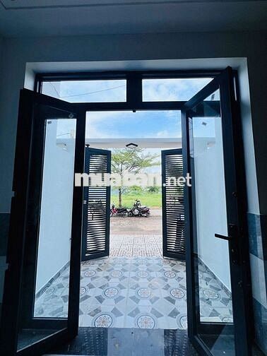 BÁN NHÀ RIÊNG MỚI XÂY 2 TẦNG TẠI ĐỨC HÒA, LONG AN, 1tỷ080tr - 42m2