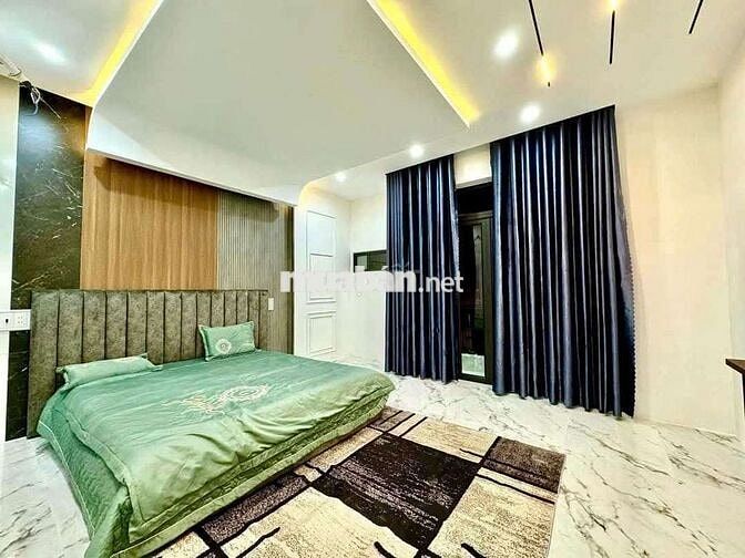Cho thuê nhà 3 tầng mt gần chợ hòa xuân