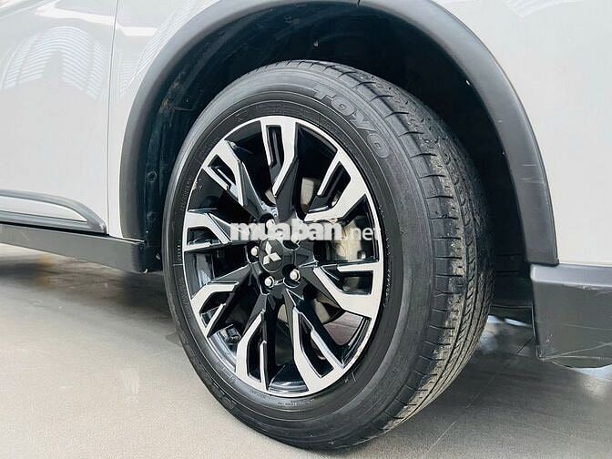 Mitsubishi Outlander 2021 2.0 CVT lướt chính hãng