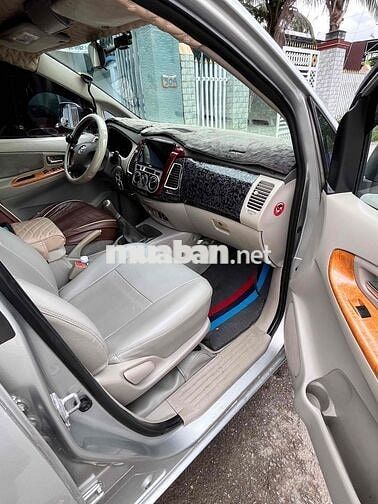 Toyota Innova 2011 G