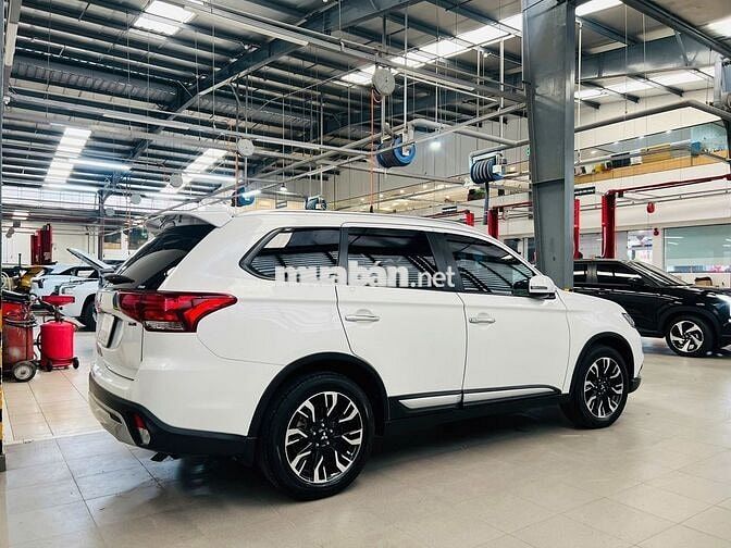 Mitsubishi Outlander 2021 2.0 CVT lướt chính hãng