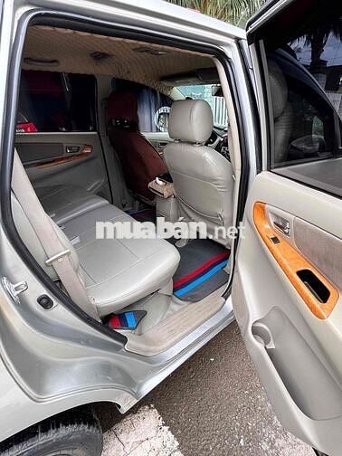 Toyota Innova 2011 G