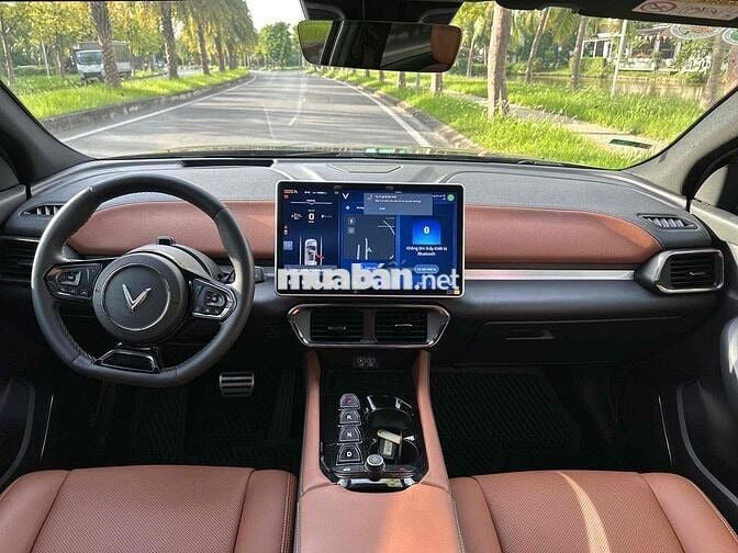 VinFast VF8 2023 Plus - 16000 km
