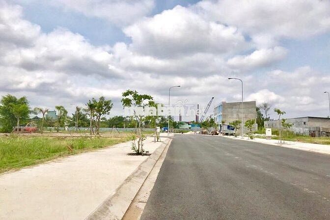 Chính Chủ Cần Bán Gấp Lô Đất Ngay Mặt Tiền Thủ Dầu Một