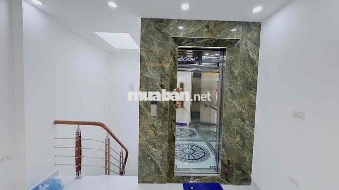 Bán Nhà Ngõ Xuân Thuỷ 35m 6 Tầng Thang máy xịn sò