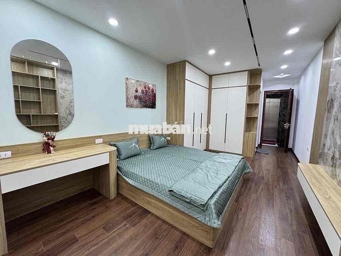 Bán Nhà Ngõ Xuân Thuỷ 35m 6 Tầng Thang máy xịn sò