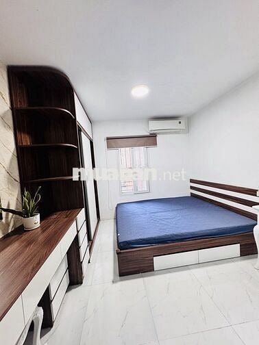 Hiếm có khó tìm tập thể Cầu Giấy, sát phố lớn, tiện ích, 60m2, 3.x tỷ