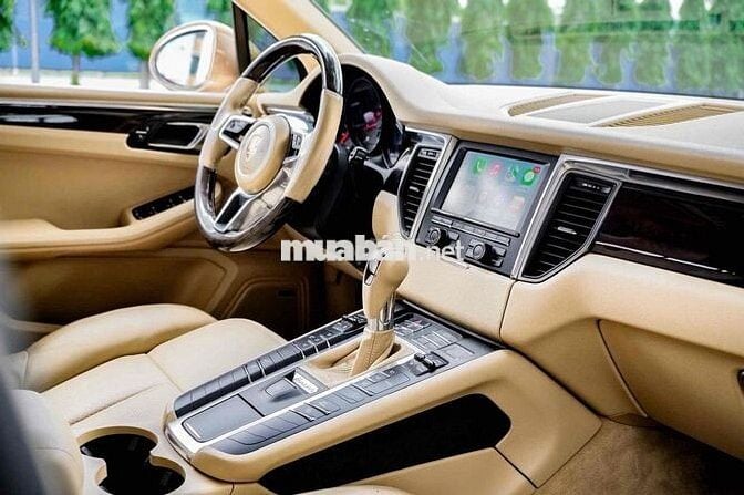 Porsche Macan model 2016