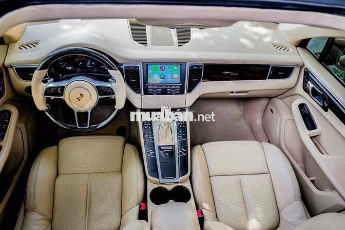 Porsche Macan model 2016