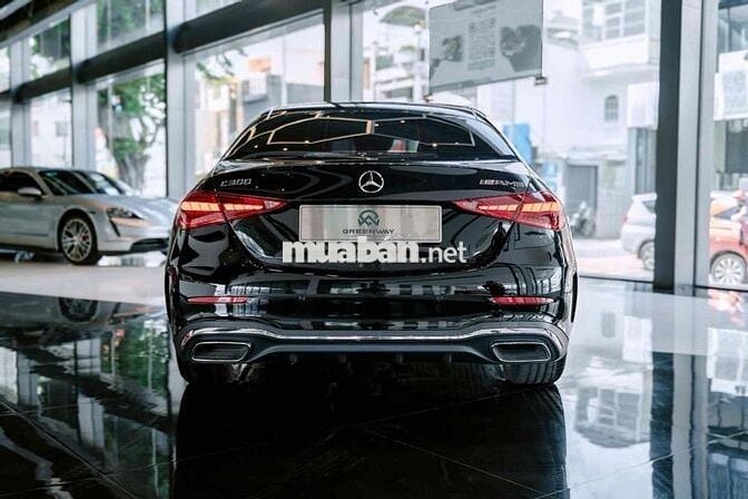 Mercedes Benz C300 model 2023
