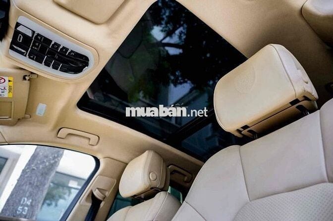 Porsche Macan model 2016