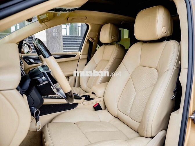 Porsche Macan model 2016