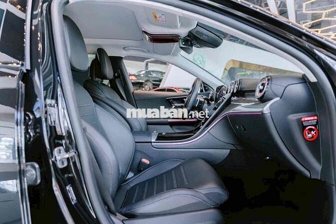 Mercedes Benz C300 model 2023