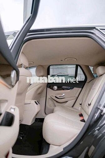 Mercedes Benz GLC200 2022