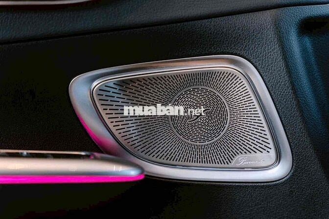 Mercedes Benz C300 model 2023