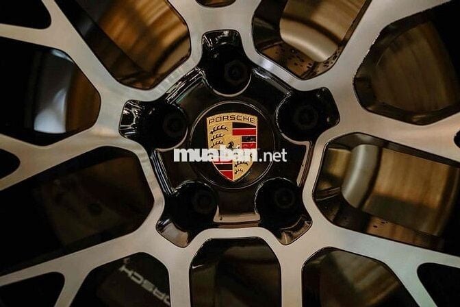 Porsche Macan model 2016