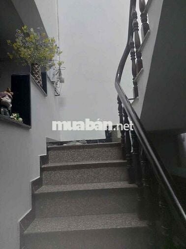 NHÀ 2 TẦNG ĐẸP ĐƯỜNG XE HƠI TRUNG MĨ TÂN XUÂN ĐẸP KO TỲ VẾT
