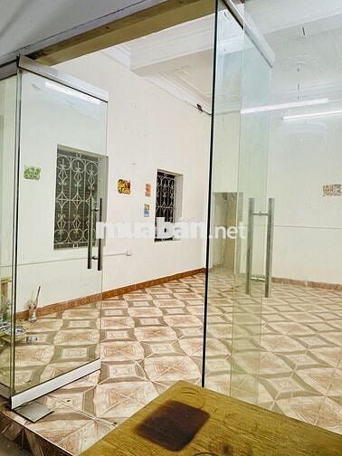 Cho thuê MBKD 40m2 mặt đường Đông Mỹ, Thanh Trì, Hà Nội.