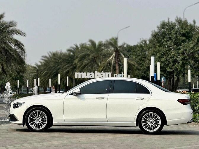 Mercedes Benz 2022 E200 Exclusive - 30000 km