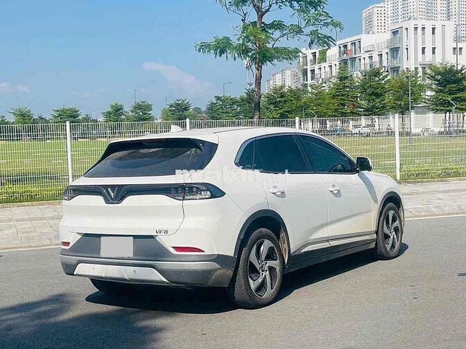 VinFast VF8 2024 Eco - 27000 km