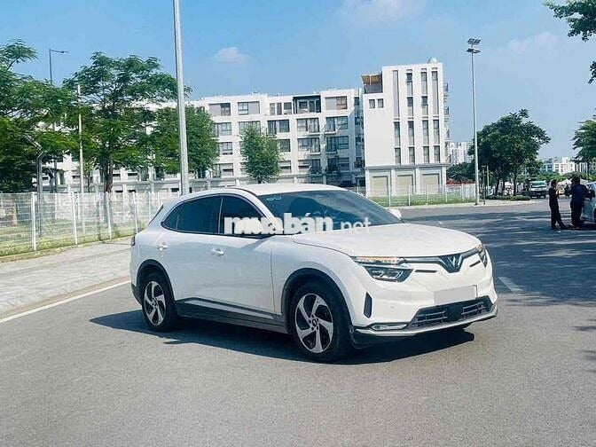 VinFast VF8 2024 Eco - 27000 km