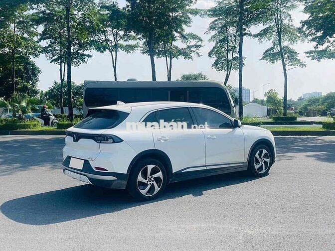 VinFast VF8 2024 Eco - 27000 km