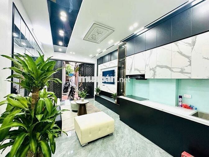 Nhà đẹp Võ Chí Công, tầm tiền hiếm dễ quyết: 5 tầng 4 ngủ giá 8,1 tỷ