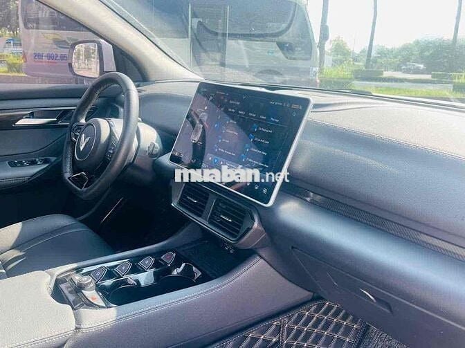 VinFast VF8 2024 Eco - 27000 km